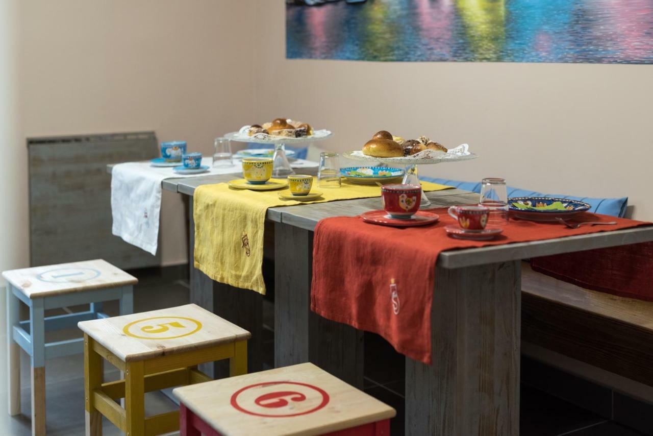 Bed And Breakfast Via Toledo 156 Napoli Dış mekan fotoğraf